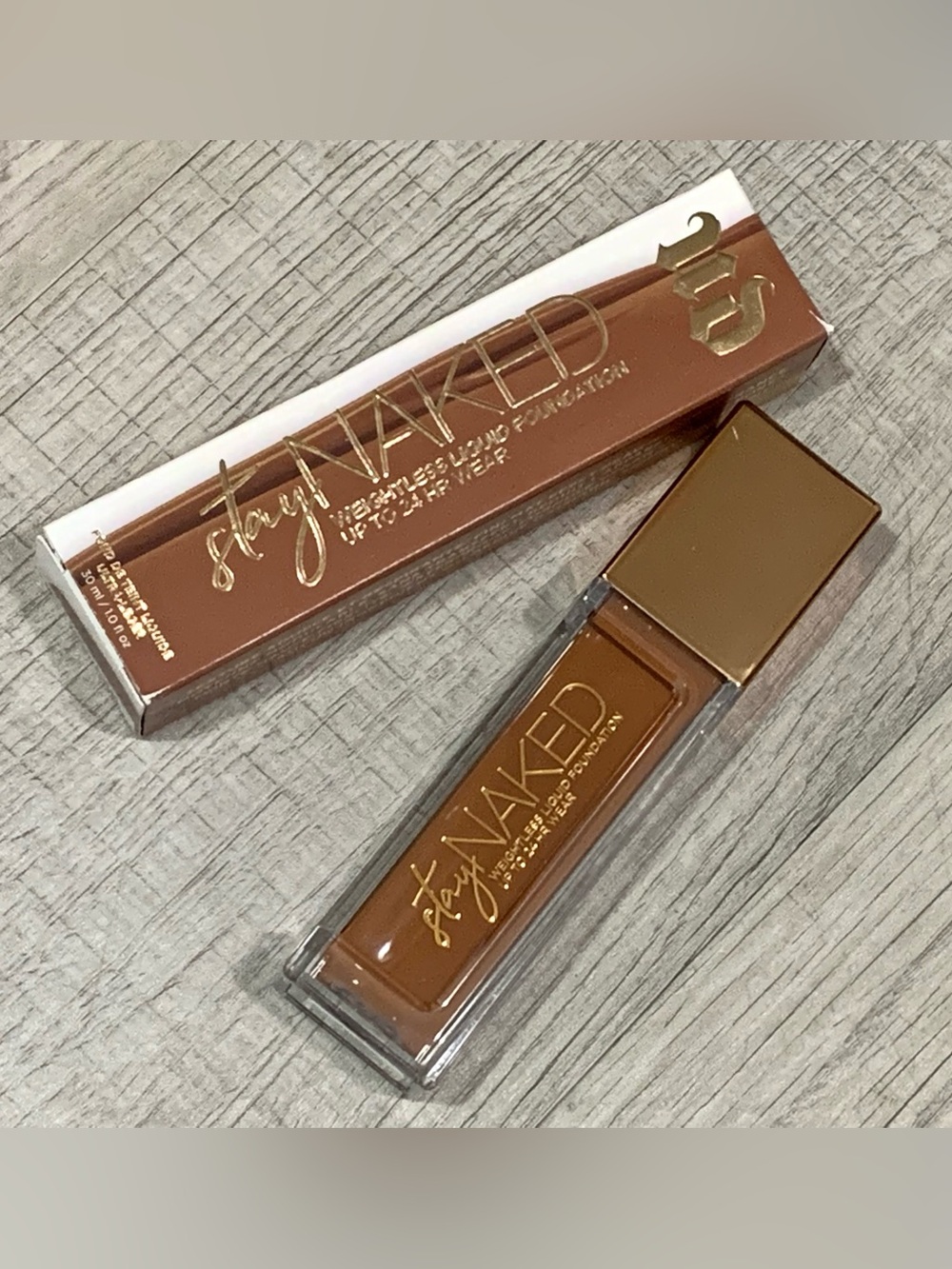 NIB urban decay 80WY stay naked weightless liquid foundation